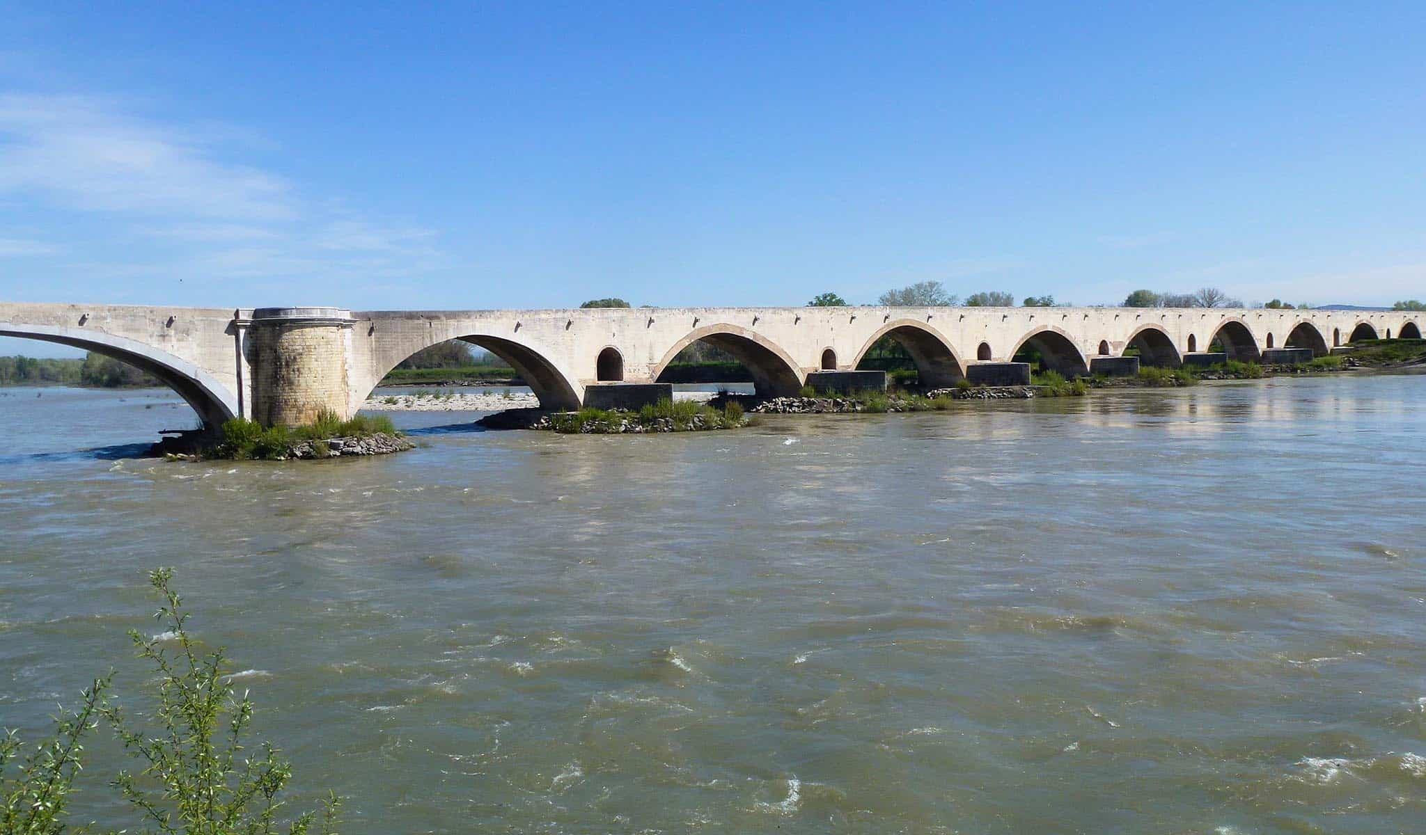 pont au dessus du rhone